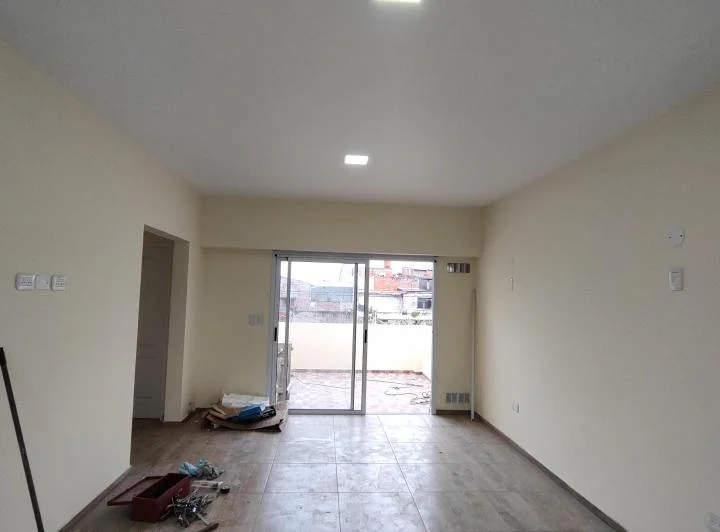 Excelente departamento a ESTRENAR de 3 ambientes en primer piso con balcón 4