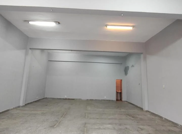 Foto de Excelente local de 75m² ubicado en Avenida Mosconi, imagen 2