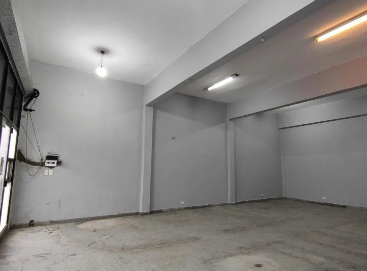 Foto de Excelente local de 75m² ubicado en Avenida Mosconi, imagen 2