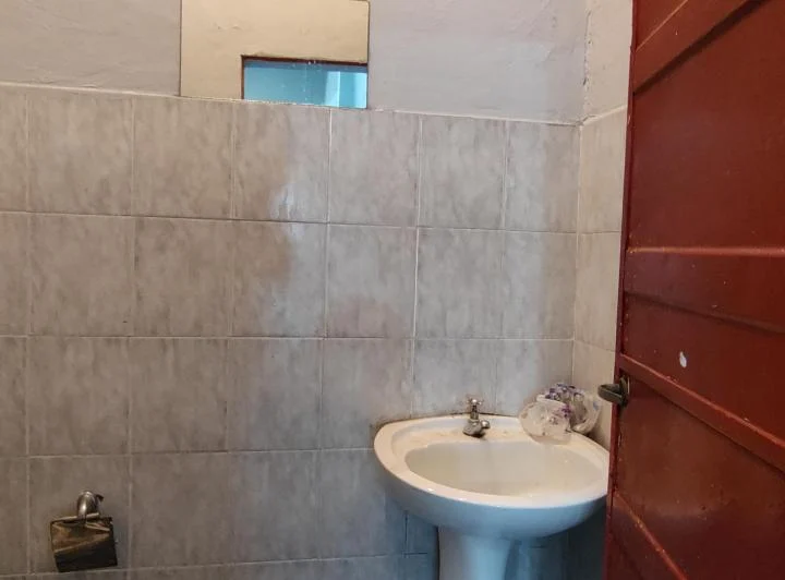 Foto de Excelente local de 75m² ubicado en Avenida Mosconi, imagen 4