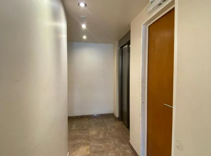 Excelente departamento monoambiente en primer piso con balcón 5