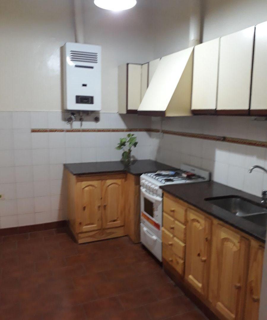 Foto de Excelente PH de 2 ambientes por pasillo interno con patio y terraza, imagen 3