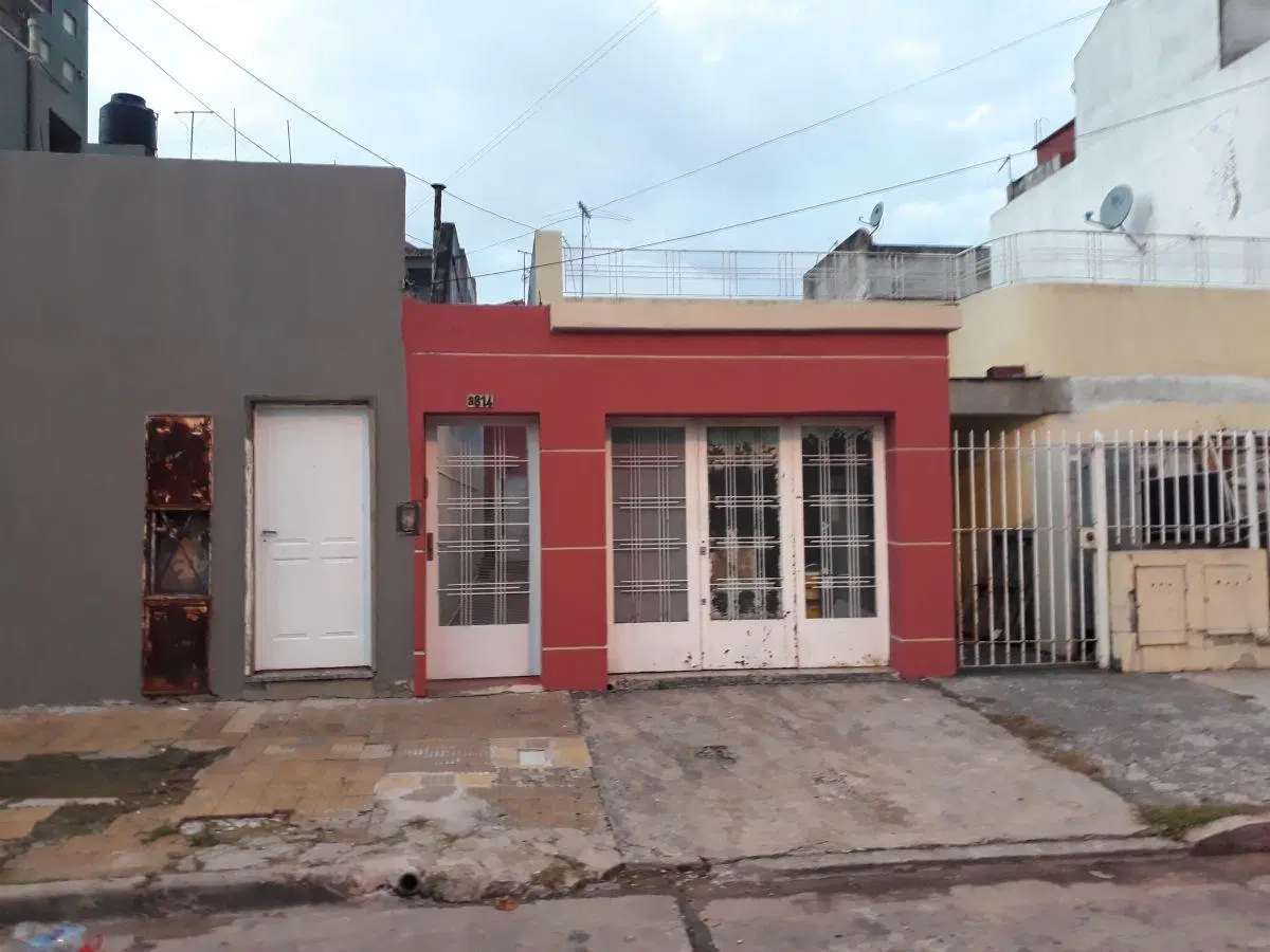 Excelente PH de 2 ambientes por pasillo interno con patio y terraza 2