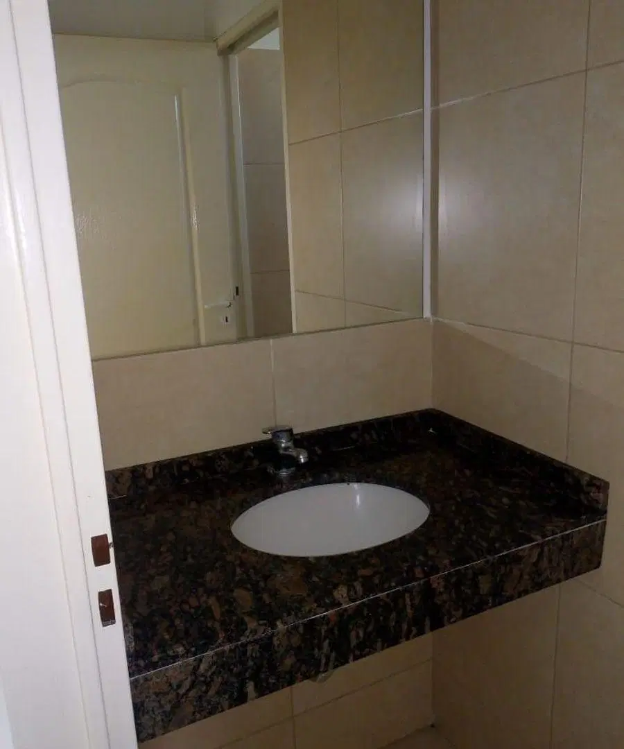 Excelente departamento monoambiente en cuarto piso en Avenida Olivera 3