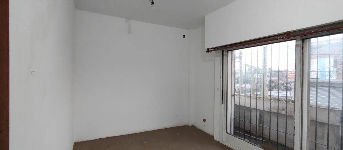 PH de 4 ambientes al frente en primer piso con patio, balcón y terraza 4