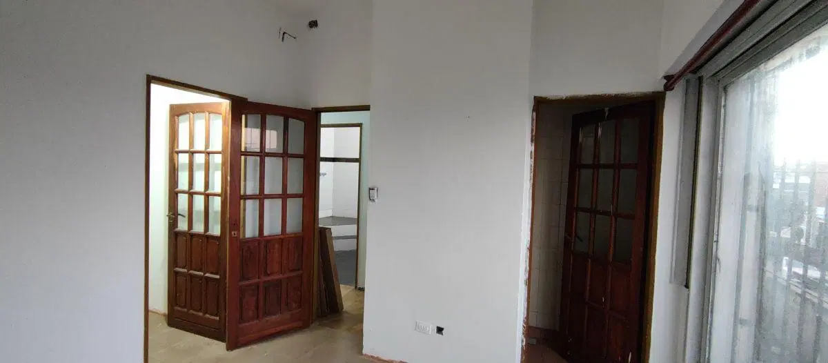 PH de 4 ambientes al frente en primer piso con patio, balcón y terraza 5