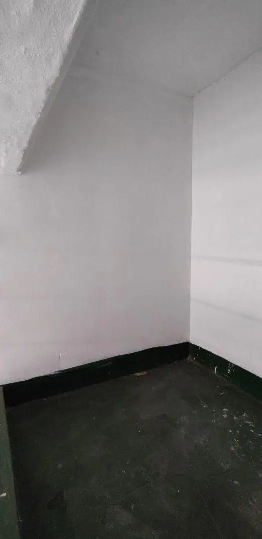 Local de 20m² ubicado anteesquina Avenida Crovara y Gorriti 4