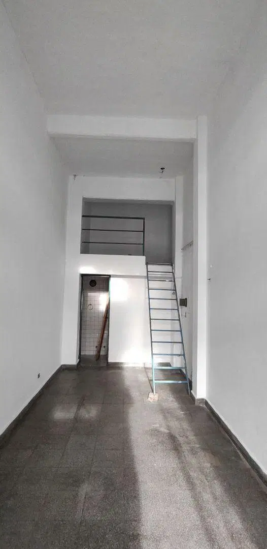 Local de 20m² ubicado anteesquina Avenida Crovara y Gorriti 1