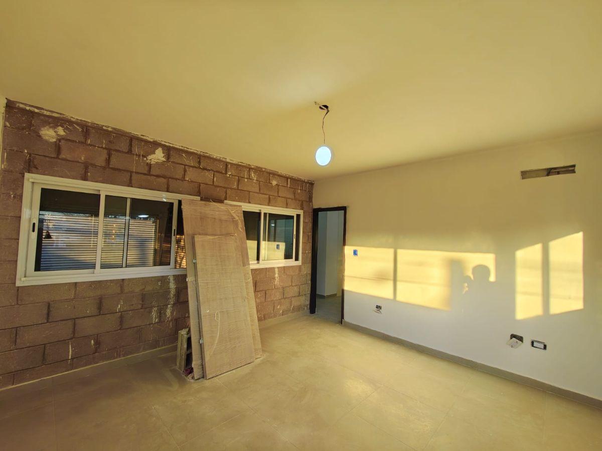 Foto de Excelente local a ESTRENAR de 175m² cubiertos ubicado en esquina Av, imagen 1