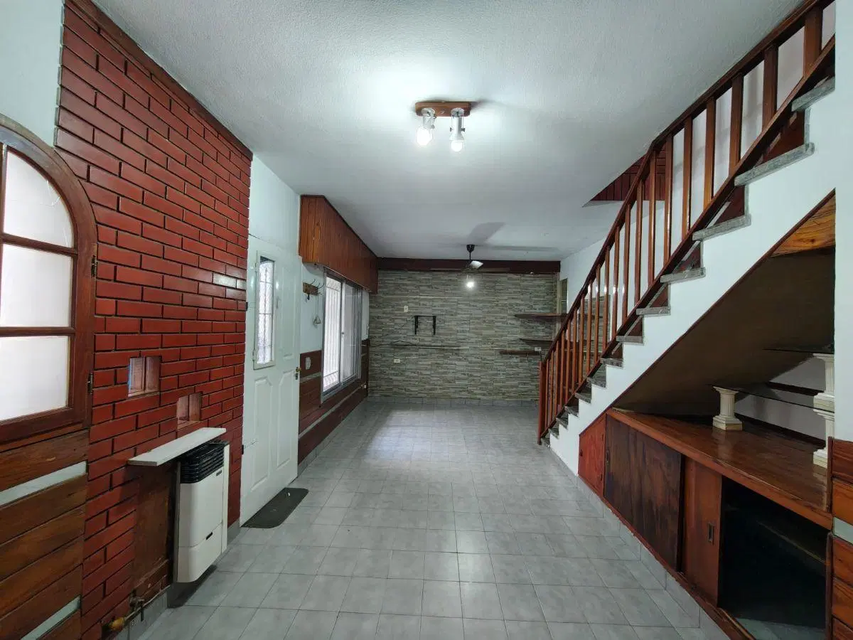 Excelente PH de 3 ambientes interno con patio con parrilla 1