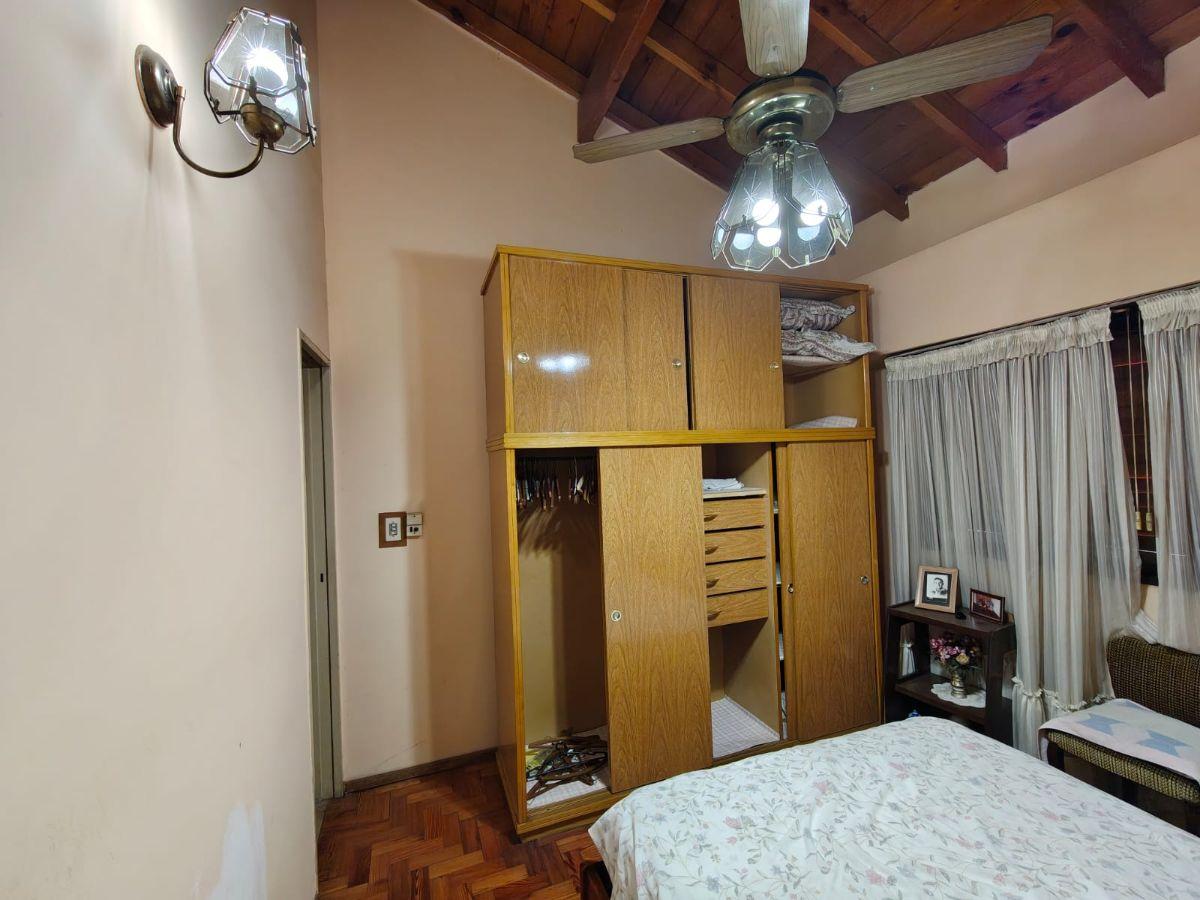 Foto de Casa de 3 ambientes con jardín, cochera, patio y quincho ubicada en, imagen 3