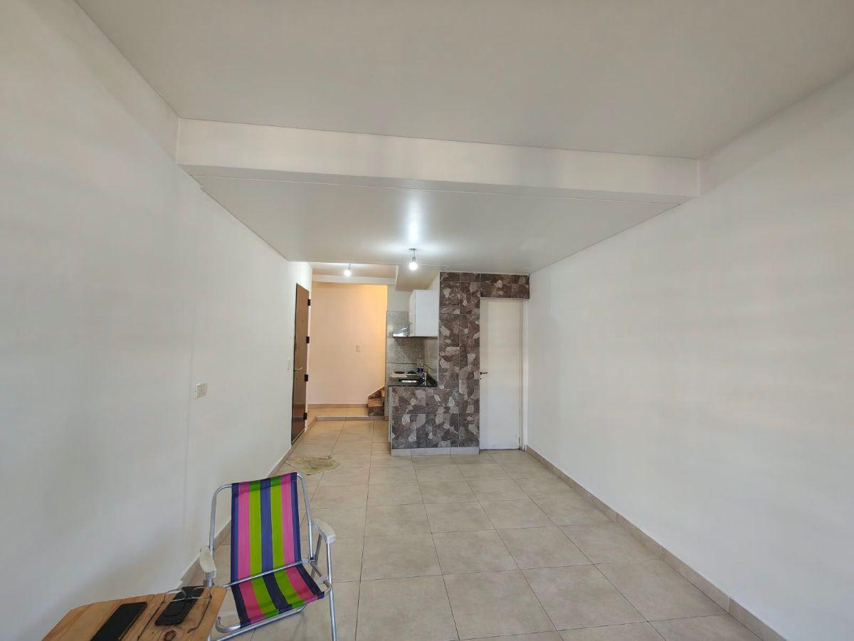 Foto de Excelente departamento de 2 ambientes en 1º piso al frente tipo dúplex, imagen 2
