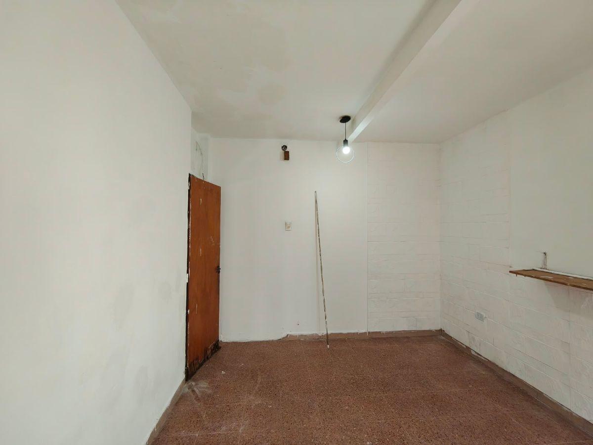 Foto de PH de 2 ambientes por pasillo con patio, imagen 3