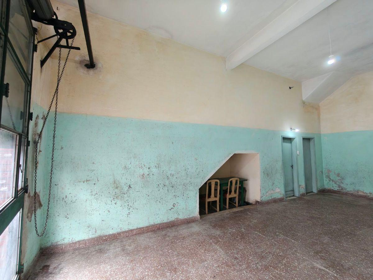 Foto de Local de 40m² ubicado a 50 metros de Av. J. M. de Rosas en mercado de, imagen 4