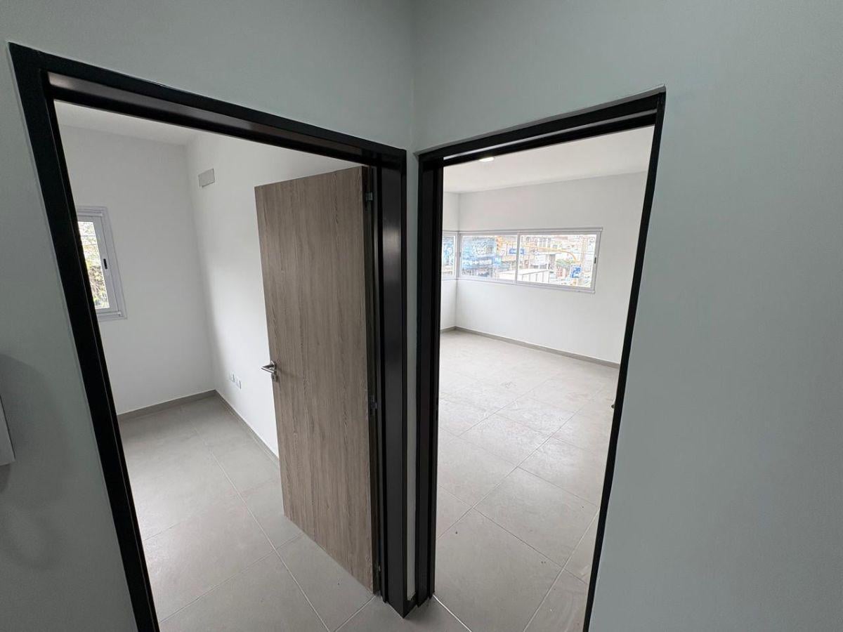 Foto de Excelentes Locales a Estrenar de 700 m² Cubiertos Ubicado en Esquina Av, imagen 4