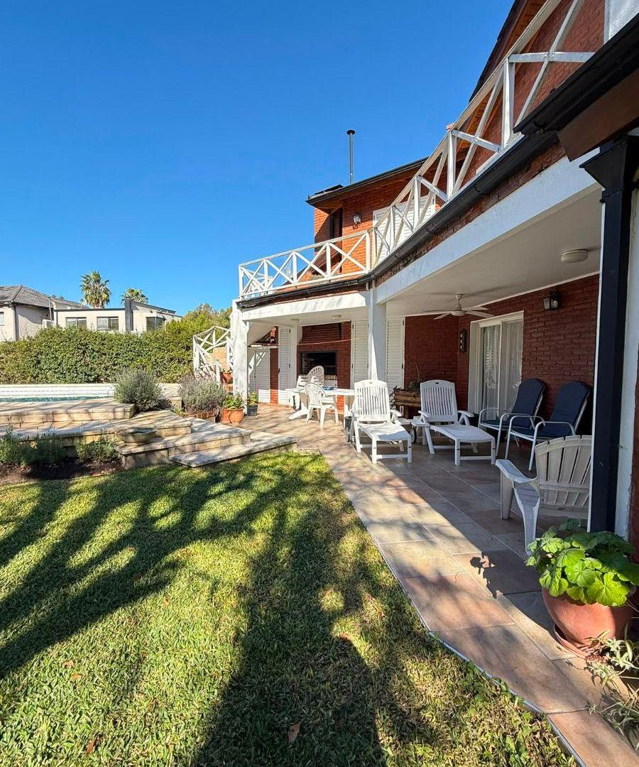 Foto de Excelente casa con sobre lote de 1400m2 c/ascensor, piscina cubierta, imagen 5