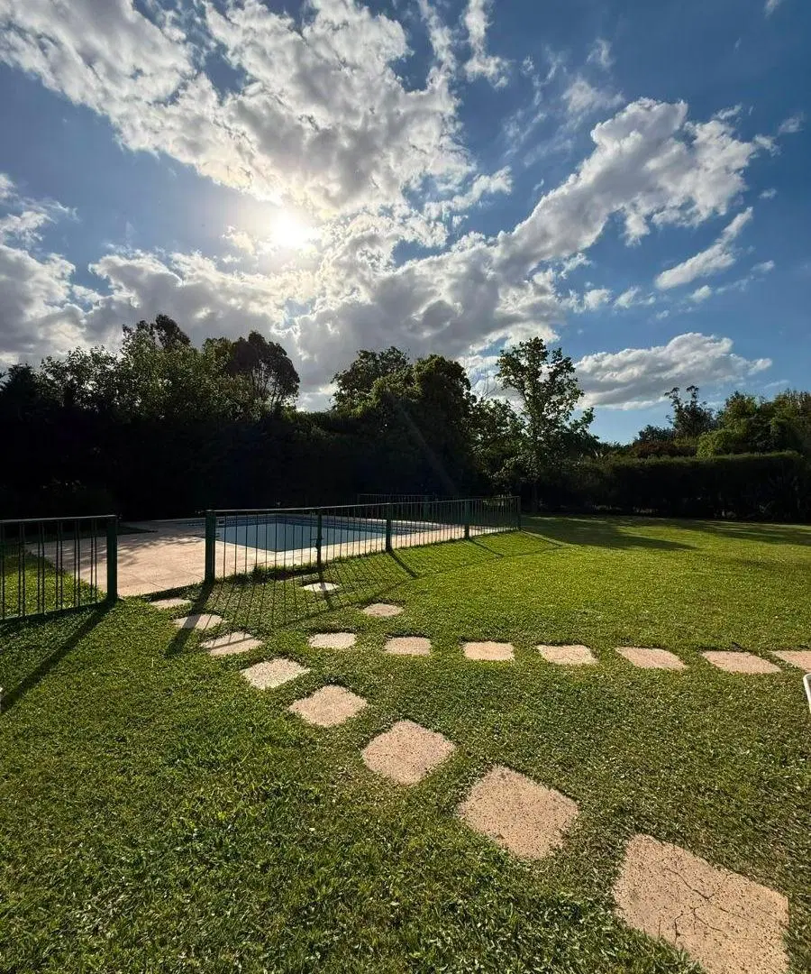 Casa en venta en UNA PLANTA sobre terreno de 1000 m² y 160 m² cubiertos. 3