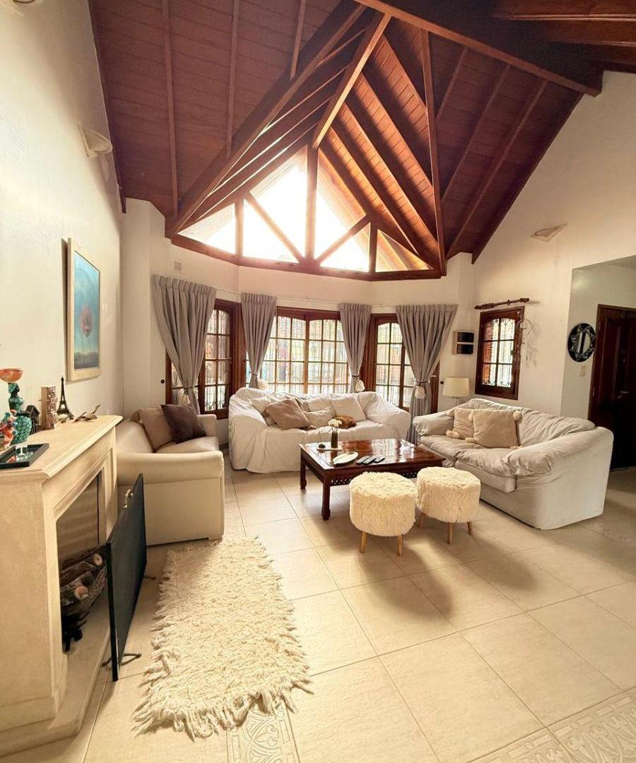Foto de Excelente Casa en Barrio Parque Saavedra, imagen 1