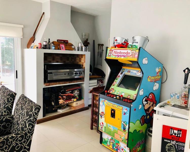 CHALET CON PILETA SOBRE 2 LOTES EN COUNTRY CLUB EL PARAISO