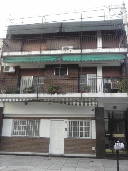 VENTA 2 AMB A METROS DE AV. PAVÓN. VENTA CON RENTA!