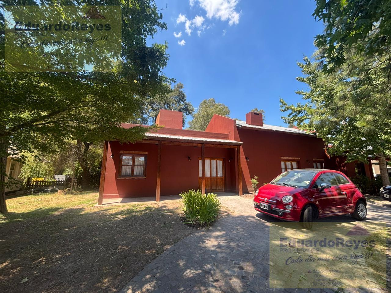 Casa con pileta en venta con vista al golf