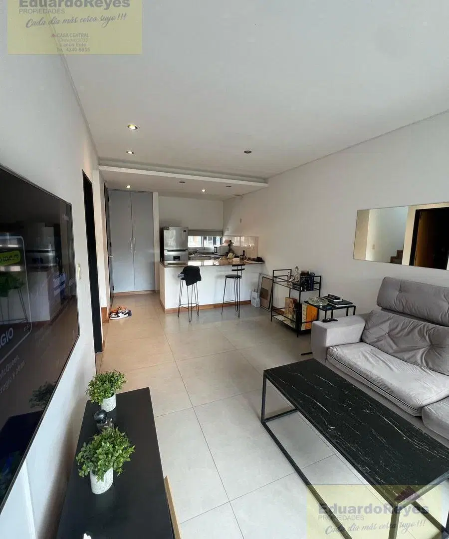 Departamento tipo duplex con cochera en venta 4