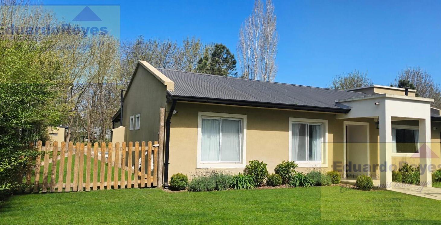 Foto de Casa en venta con pileta en Parque Las Naciones, imagen 1