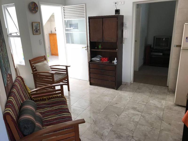 Hortiguera 1800 Pque. Chacabuco Excelente Casa de 5 Ambientes con Terraza 3