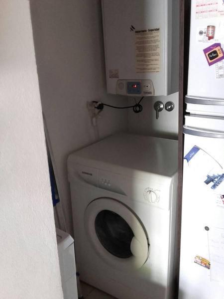 Retasado !! J. D. Perón 4300 P2do.: Depto semipiso 2amb. balcón con parrilla