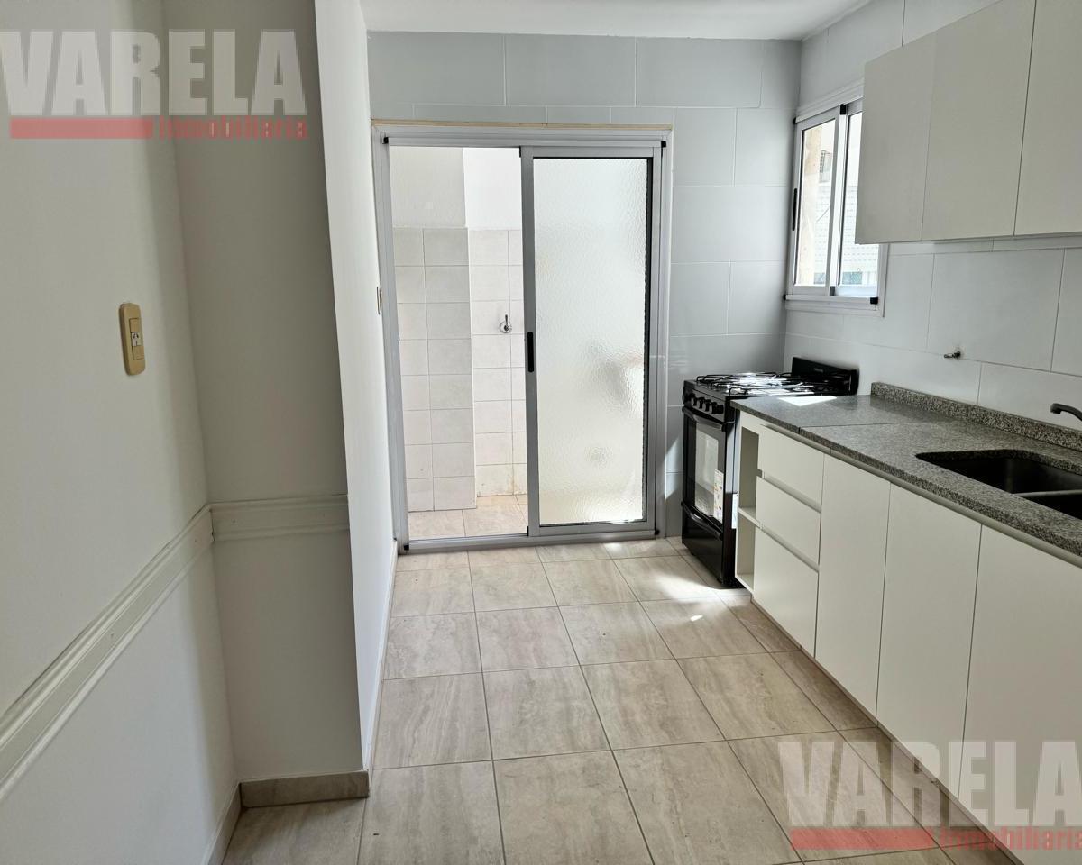 Riglos 800 P2° con Renta: 4 Amb. Cfte. C/ Balcón Francés. 2 Bños. a Mtrs. de Av Directorio. 3