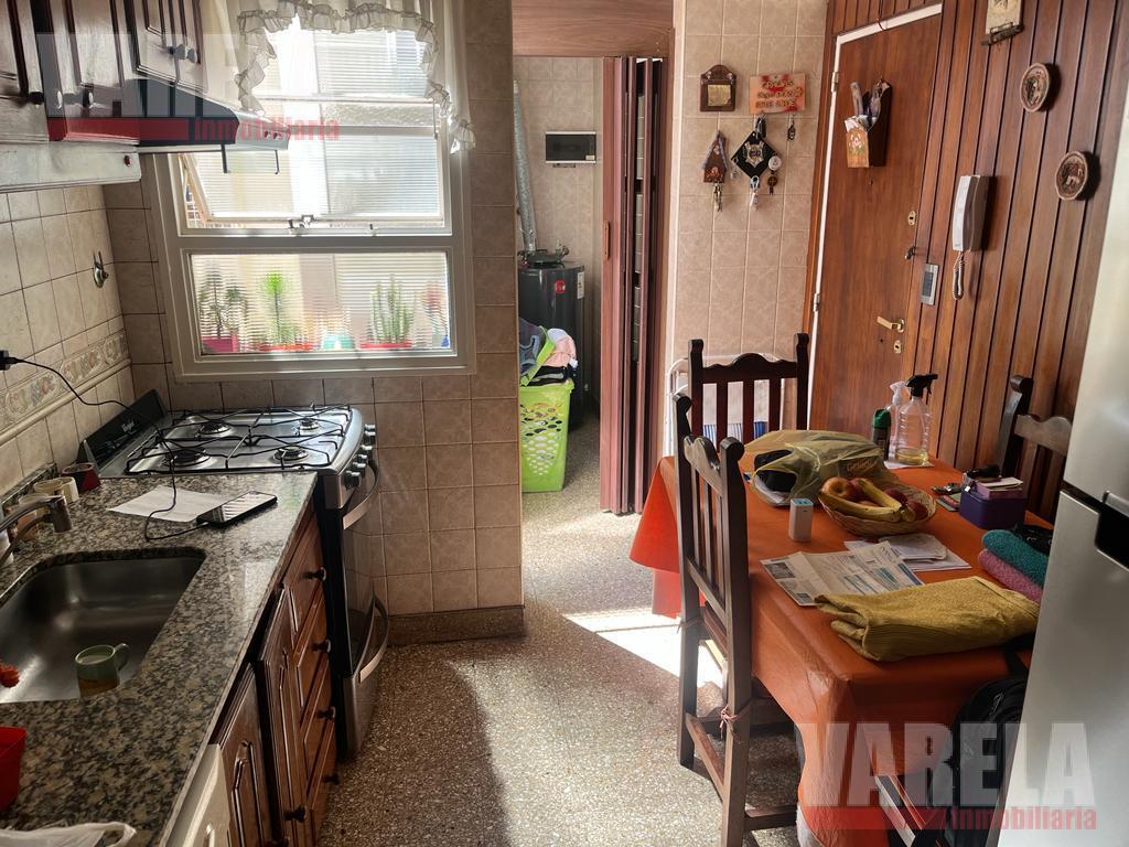 Retasado! J. F Olmos 36 P7 Mo. Semipiso 3 Amb. C/bcón. Baulera T65 m². Muy Luminoso. 4