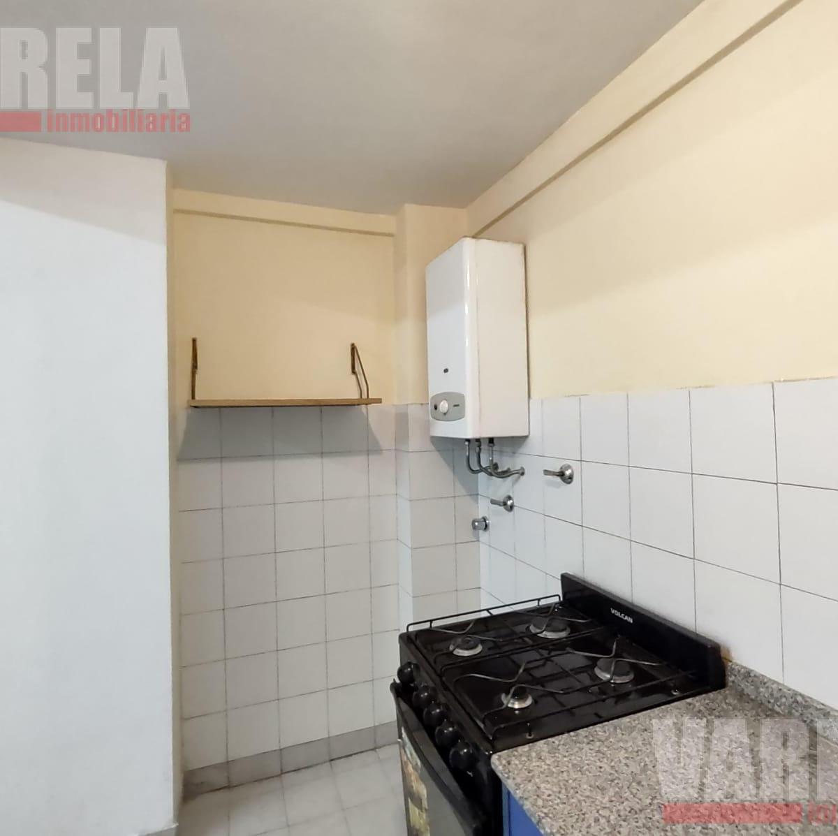 Departamento de 3 Ambientes Al Frente con Balcón. 2 Cocheras Fijas Cubiertas. con Renta. 4