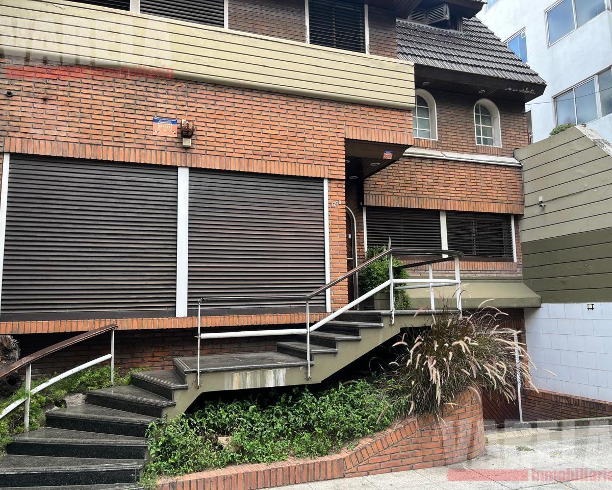 Casa en Venta en Caballito - 3 Plantas - 6 Amb. Patio y Pileta Climatizada U$s 580.000 3
