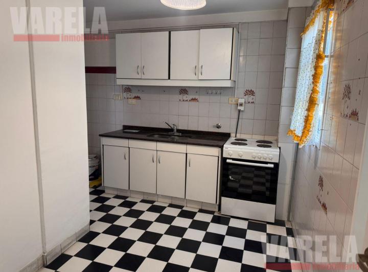 Departamento 3 amb. con balcón en Alquiler en Caballito- Piso 4°Alquiler$ 1.000.000 Exp.$200.000 4