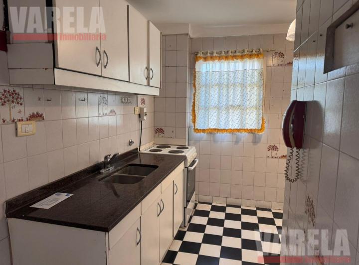 Departamento 3 amb. con balcón en Alquiler en Caballito- Piso 4°Alquiler$ 1.000.000 Exp.$200.000 3