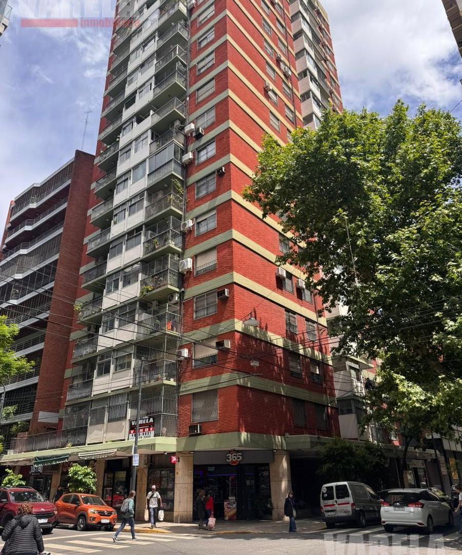 Foto de Departamento de 4 ambientes al frente con cochera - Se vende con renta, imagen 5