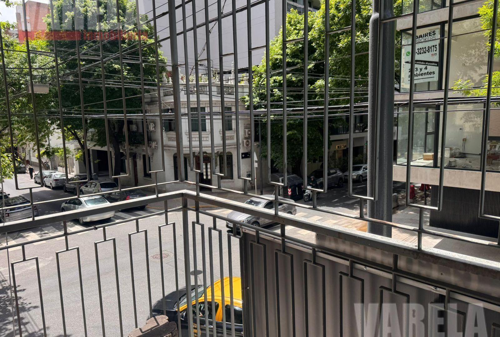 Foto de Departamento de 4 ambientes al frente con cochera - Se vende con renta, imagen 3