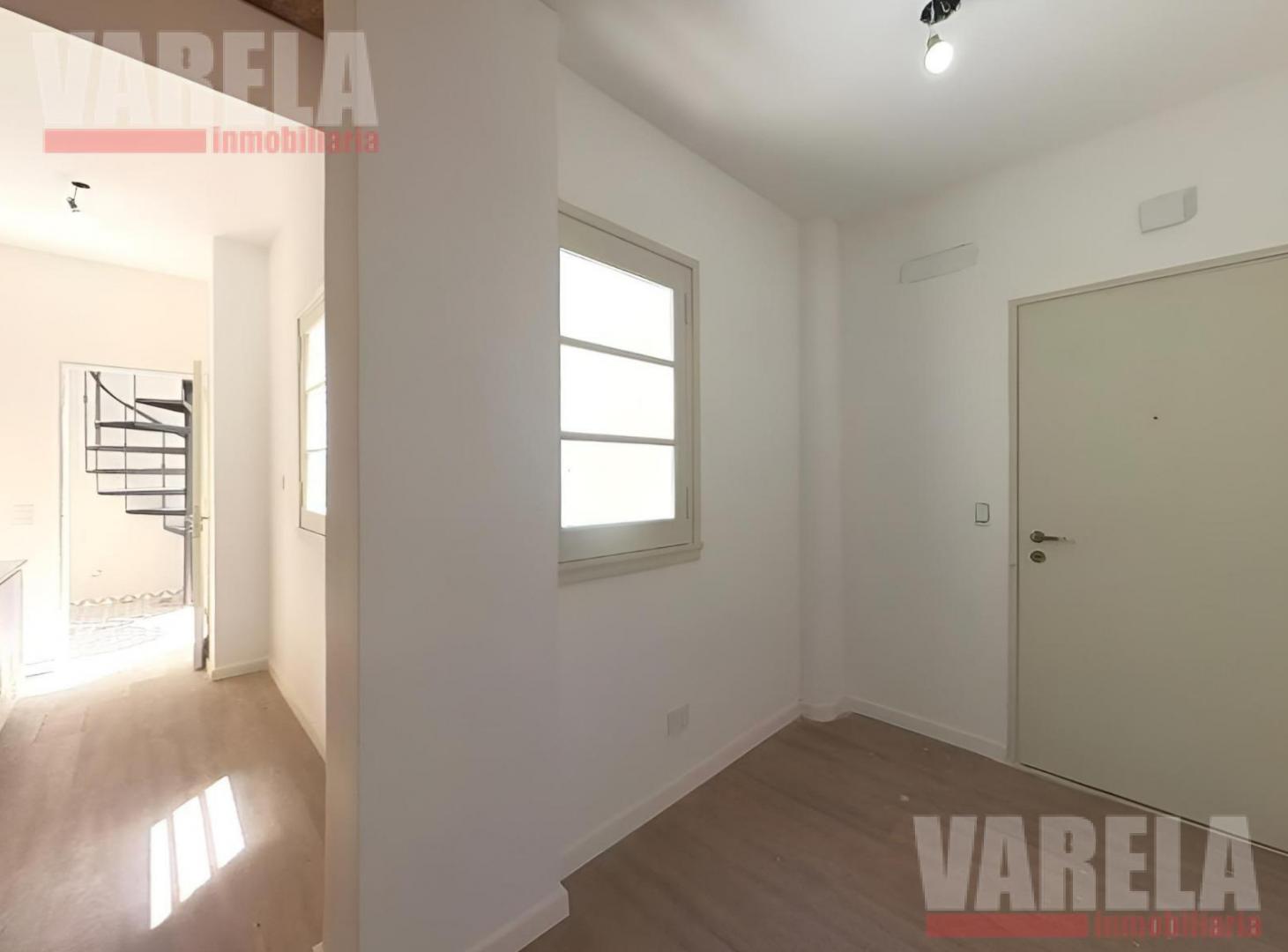 Foto de PH Apto Credito! 4 ambientes Primer Piso. c/baños, patio y Terraza, imagen 2
