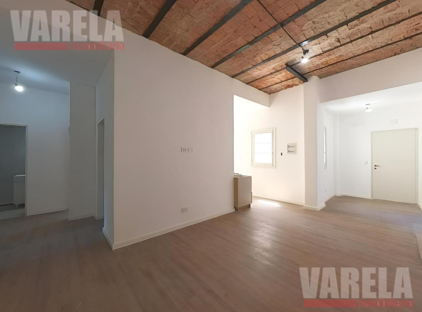 Departamento Apto Credito! 4 amb-Primer Piso.c/baños,patio y Terraza.Bajas Expensas.U$s 230.000