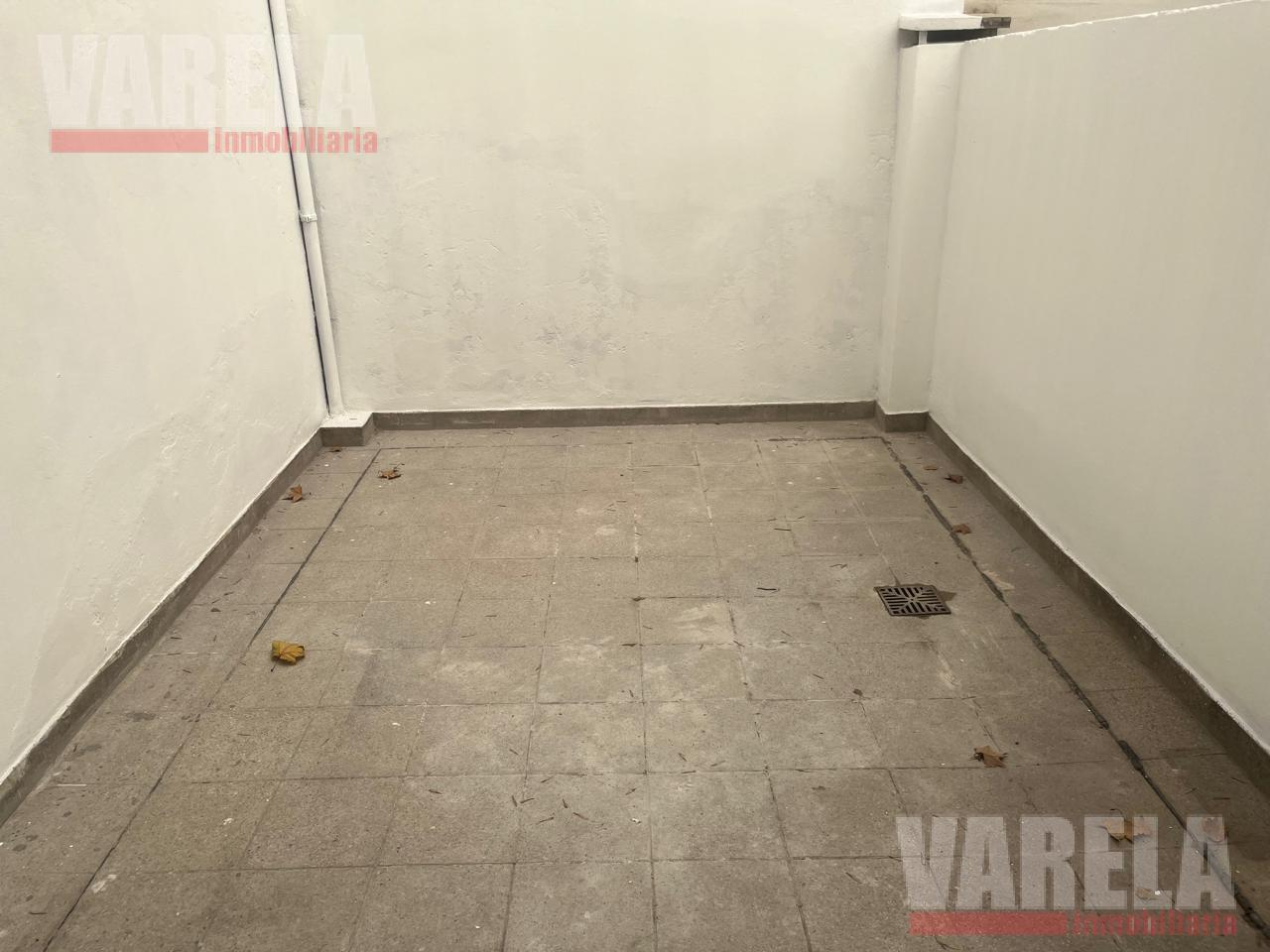 Foto de Treinta y Tres Orientales 994 Local 3x10 mts. más Patio y Subsuelo., imagen 5