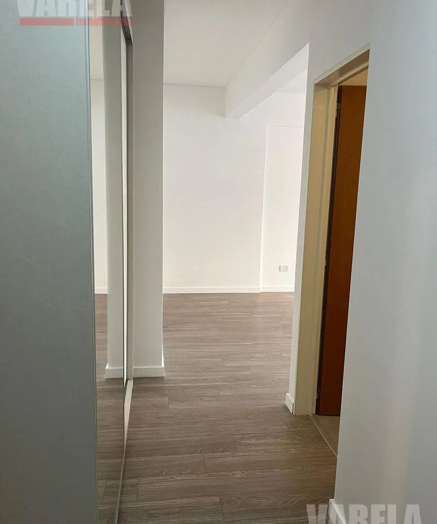 Departamento en JuanaAzurduy 2400 Piso 5°Monoambiente al frente c/Balcón Alquiler$650.000Exp$250.000 5