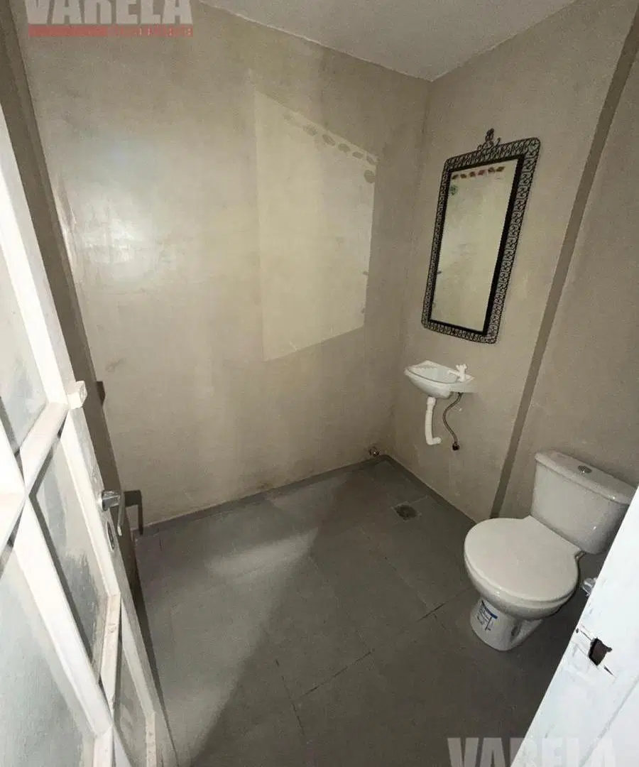 Local en Alquiler Del barco Centenera 1700 Esq.Saraza ParqueChacabuco Sin Expensas.Alquiler$580.000 4