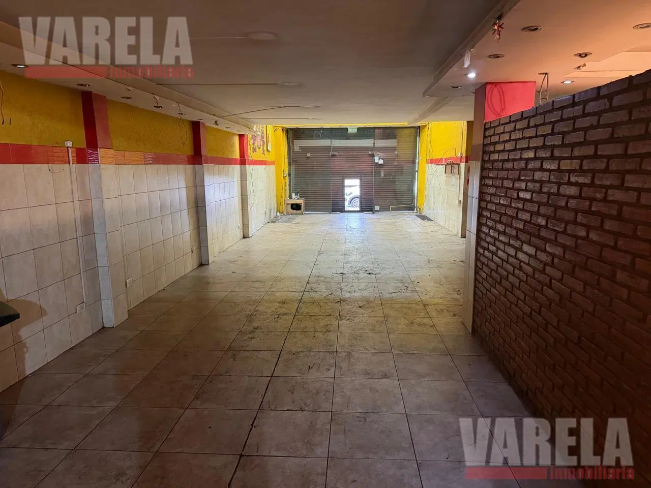Avda. Rivadavia 2900 Once Local en Alquiler  frente a Plaza Miserere $4.500.000 5