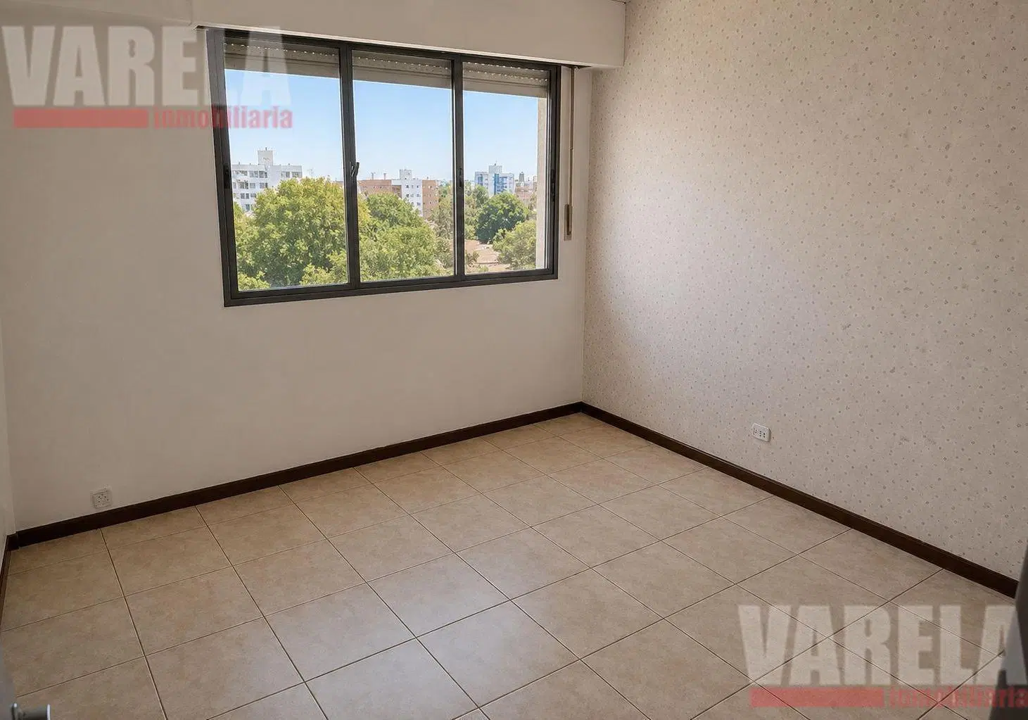 Departamento en Venta 4 amb. Piso 3° x Escalera- San Pedrito 300-Flores U$S 68.000 5