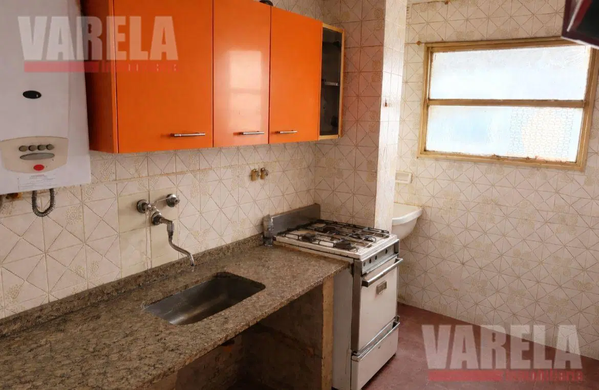 Departamento en Venta 4 amb. Piso 3° x Escalera- San Pedrito 300-Flores U$S 68.000 2
