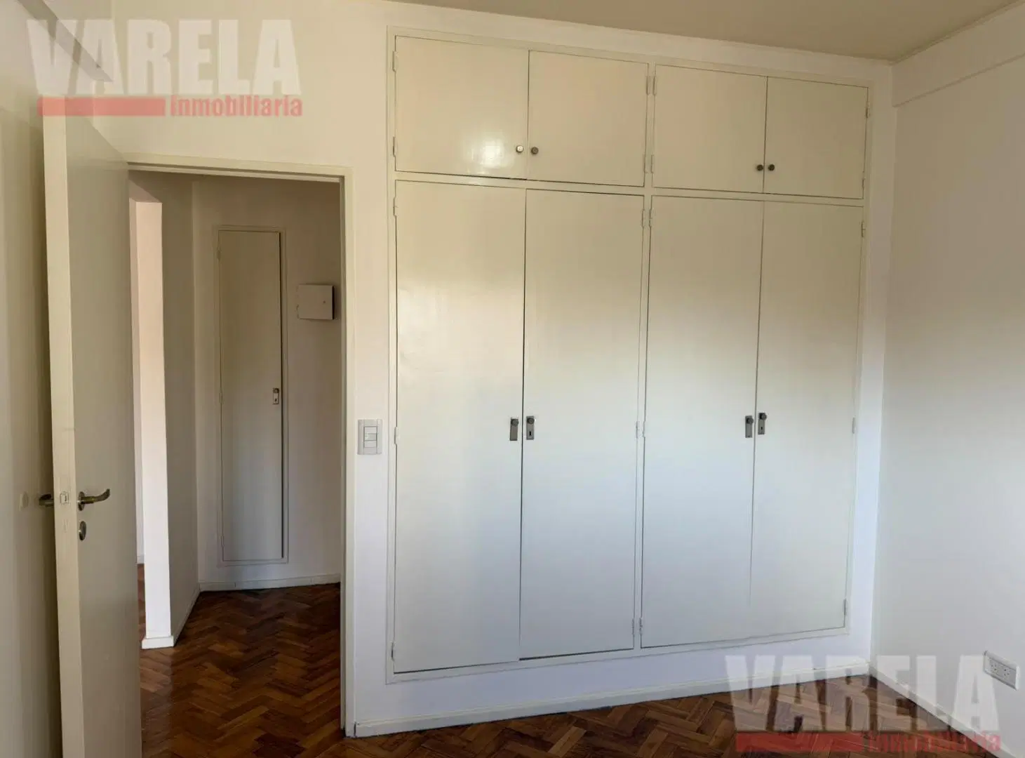 Departamento en Venta 2 amb contrafrente c/Balcon Piso 4° -COCHERA FIJA- V.del Parque u$s 115.000 3