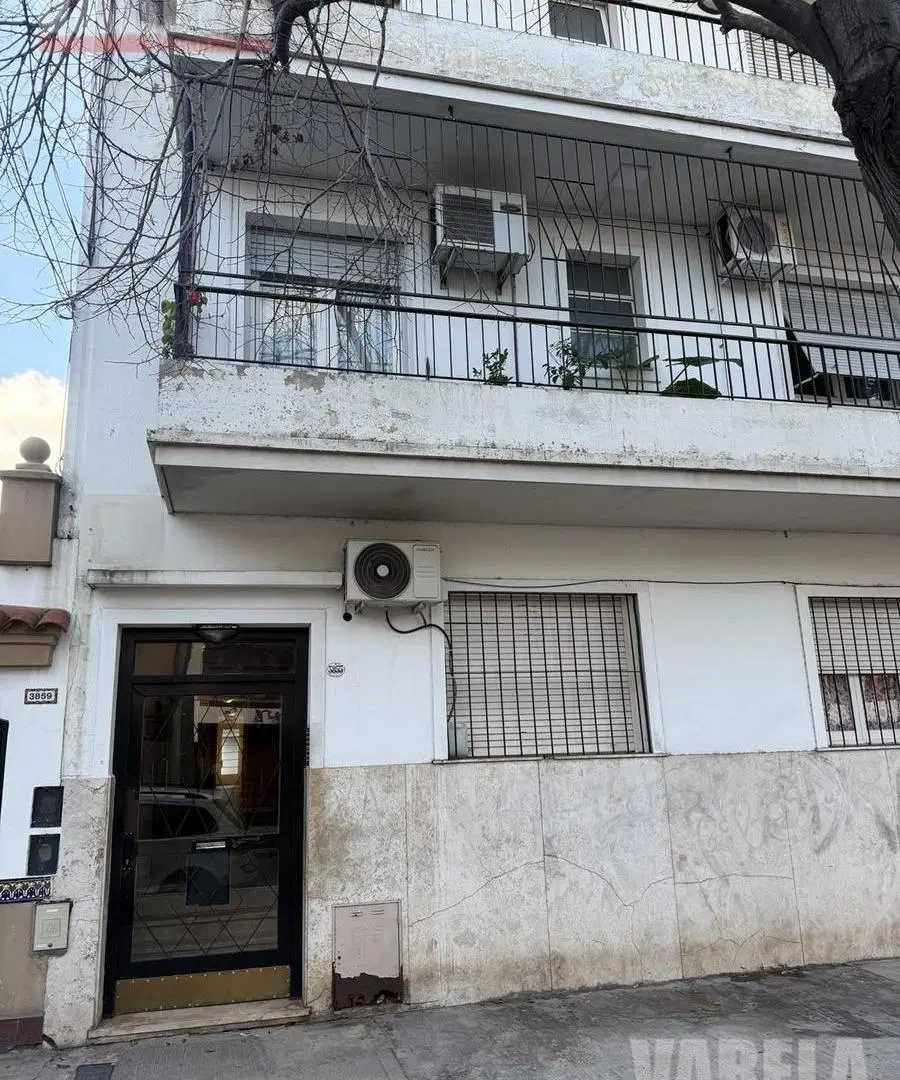 Departamento en Venta 3 amb. con 2 Patios en Villa del Parque u$s 125.000 3