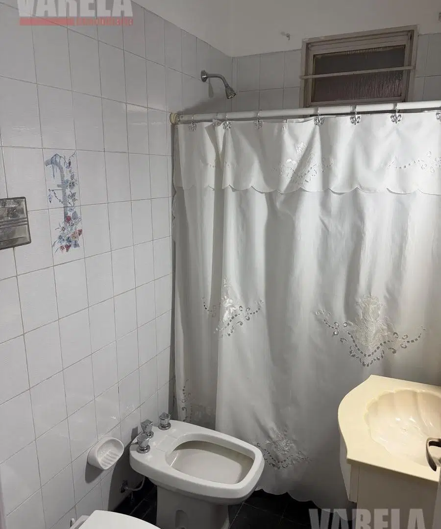 Departamento en Venta 3 amb. con 2 Patios en Villa del Parque u$s 125.000 4
