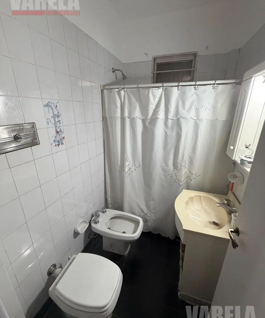 PH en Venta 3 amb. con 2 Patios en Villa del Parque u$s 125.000 5