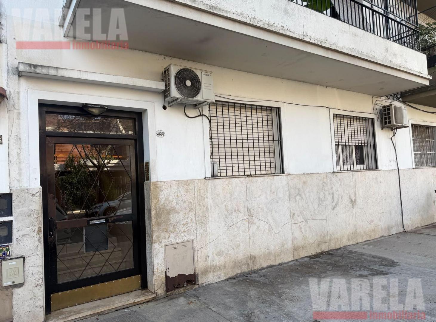 Foto de PH en Venta 3 amb. con 2 Patios en Villa del Parque u$s 125.000, imagen 3